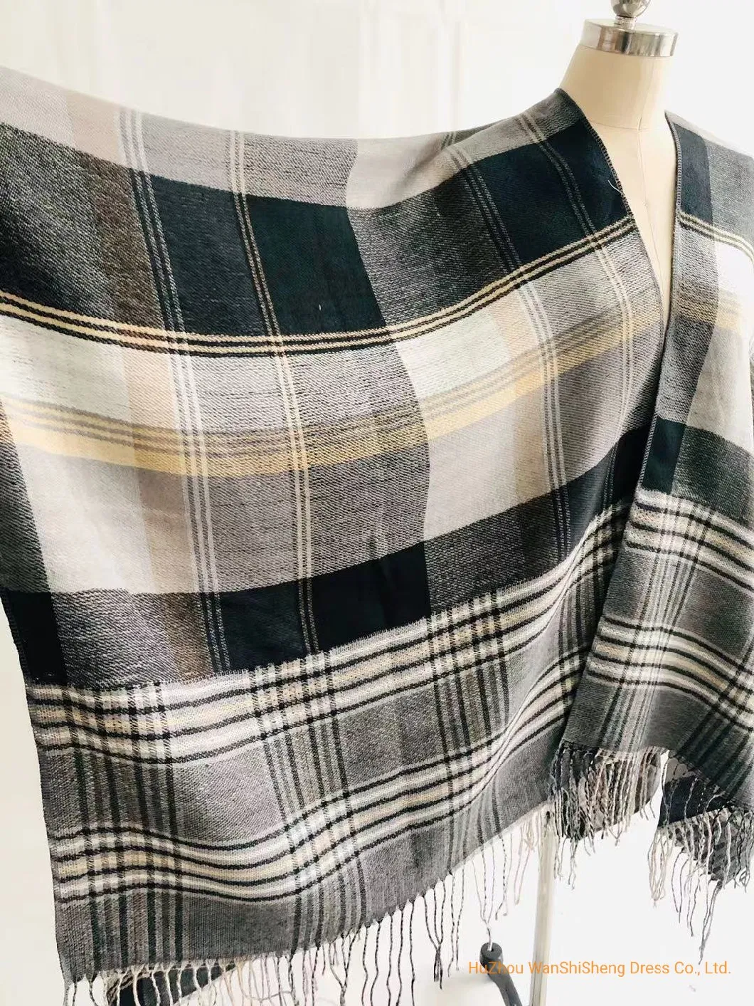 Ladies Winter Jacquard Ruana Over Sized Plaid Shawl Woven Brushed Winter Poncho/Ruana/Warp/Cape