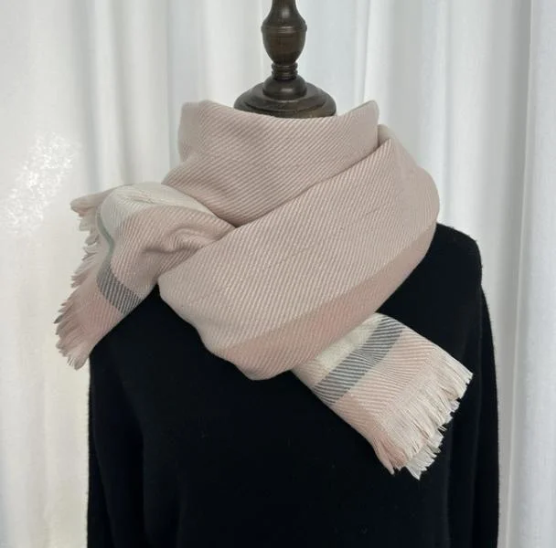 Autumn and Winter Women&prime;s Latest Fashion Checked Horizontal Stripe Warm Lady Scarf