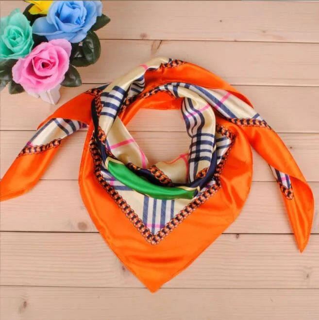 New Color Check Carriage Satin Square Scarf Wholesale Fashion Printed Lady Scarf