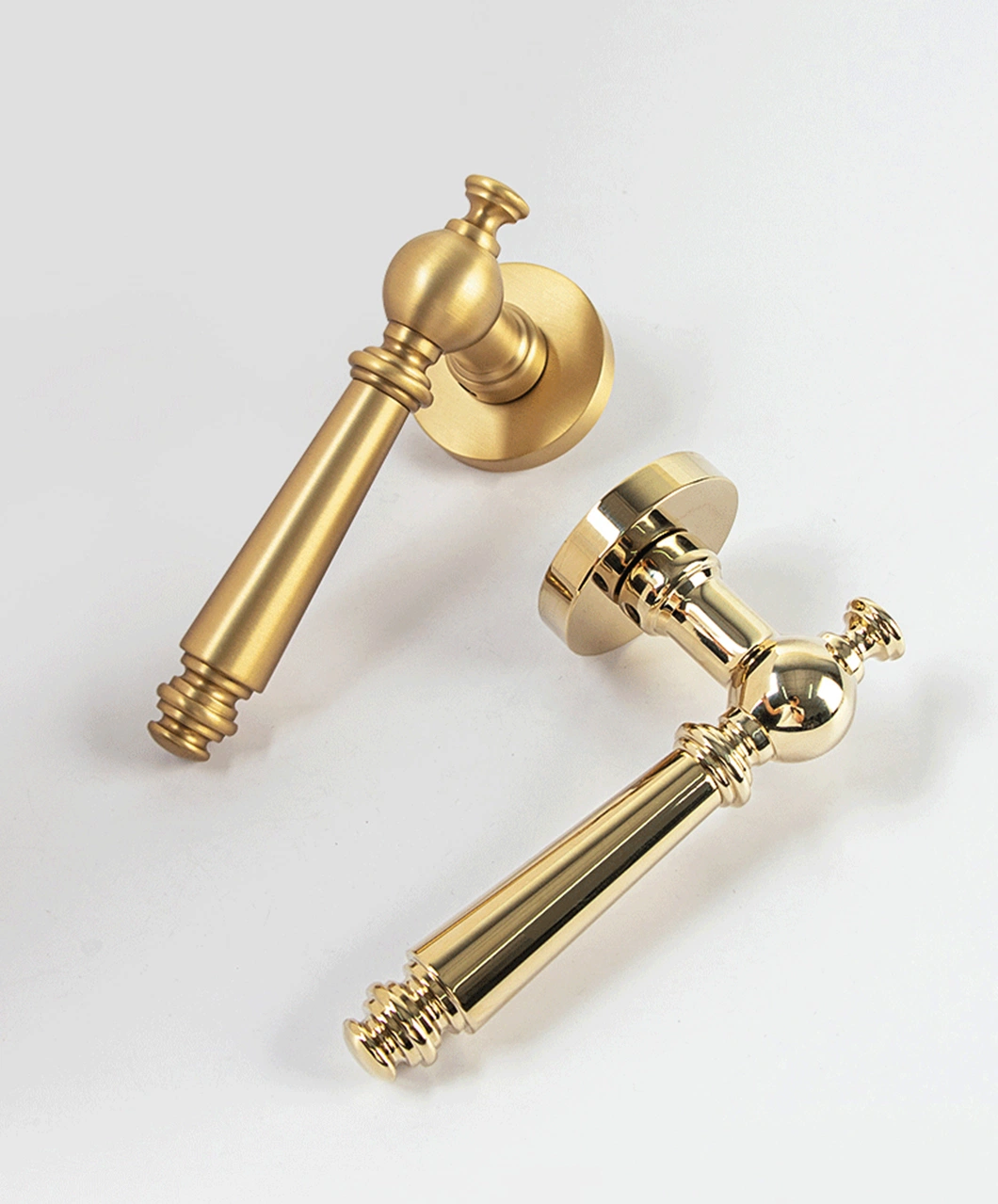 Modern Zinc Alloy Design Pull Handle and Lock Gold Color Luxury Door Handle for Bedroom