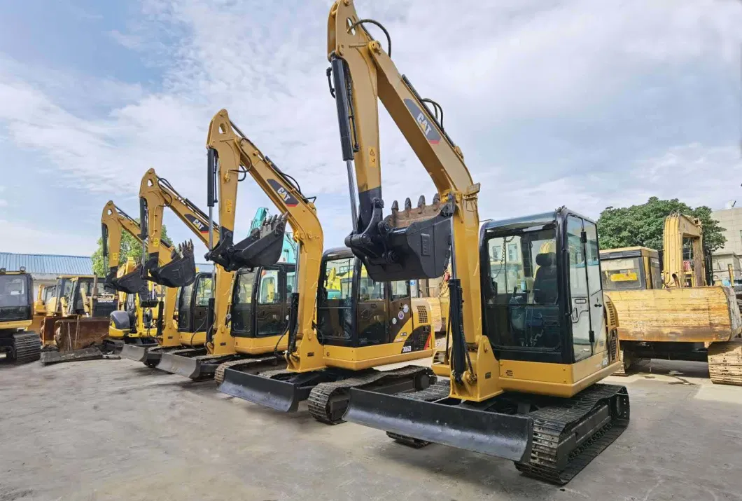 Cheap 0.7 Excavator Japanese Hydraulic Excavator Kato HD700, Cat E200b, Sumitomo S280 for Sale