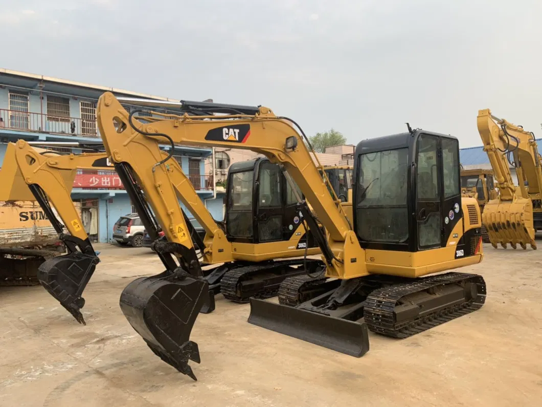 Cheap 0.7 Excavator Japanese Hydraulic Excavator Kato HD700, Cat E200b, Sumitomo S280 for Sale