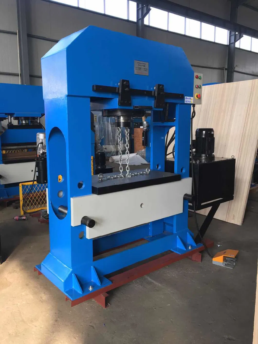 HP-300 Hydraulic Punch Press 300 Ton Hydraulic Press Machine Price