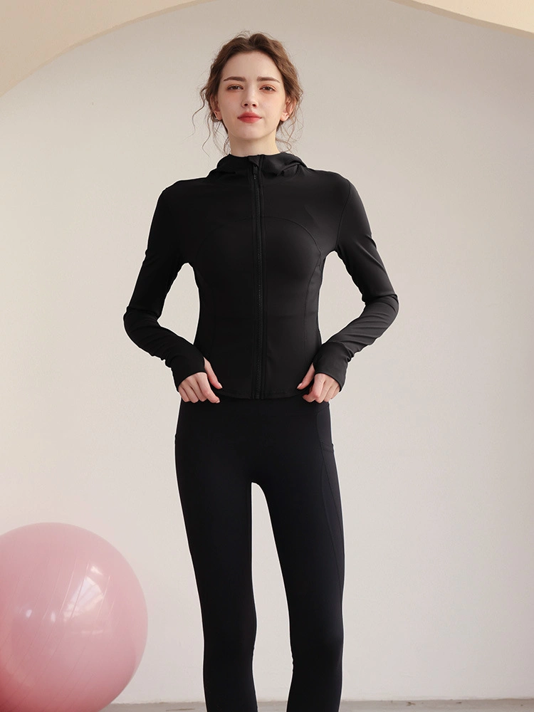 Stylish Black Yoga Set for Active Women with Moisture-Wicking Fabric