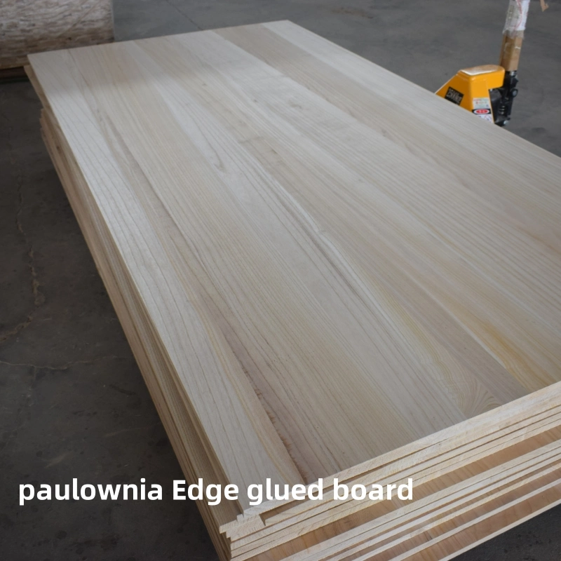 Eco-Friendly Glue 1220*2440mm Radiata Pine Wood Board Used for Making Furniture