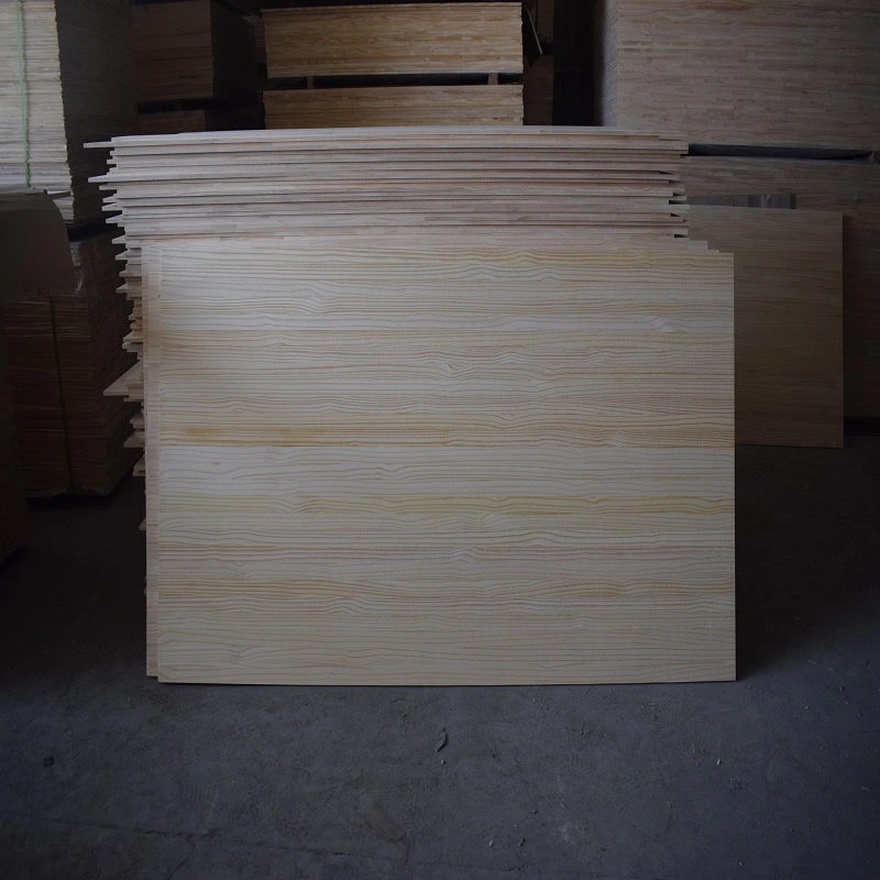 Eco-Friendly Glue 1220*2440mm Radiata Pine Wood Board Used for Making Furniture