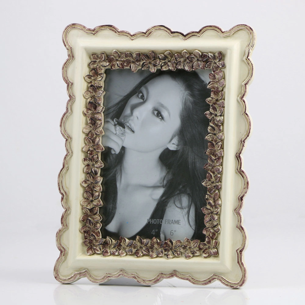 New Style Resin Photo Frame Antique Looking Small Size Painting Frame