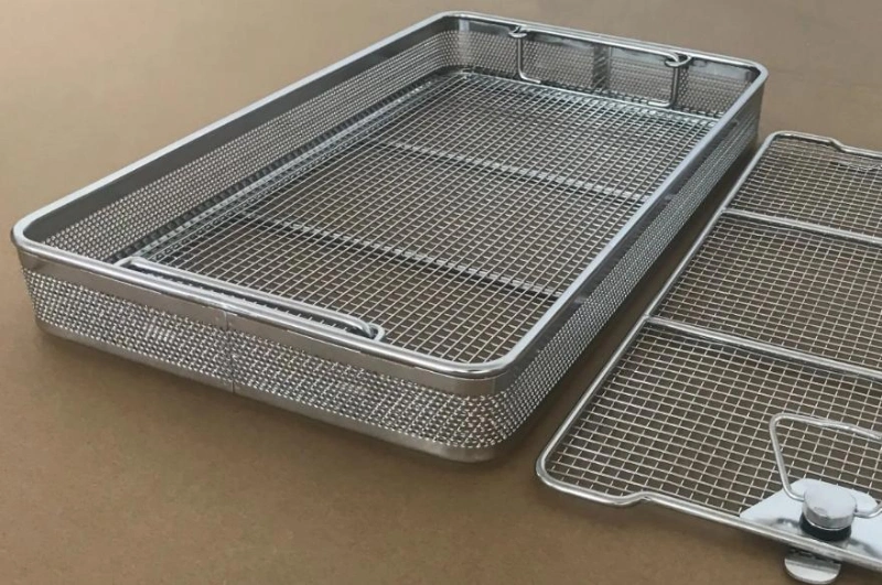 Locking Mechanism Lid Stainless Steel Rigid Scope Mesh Aluminum Perforated Sheet Tray UV Portable Container Medical Equipmen Sterilization Basket Endoscope Box