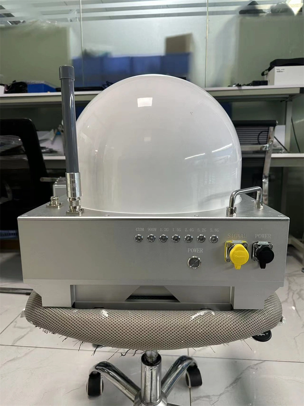 Vehicle Mounted Uav Counter System Unmanned Aerial Vehicle Shielding Device Detection Signal Jammer
