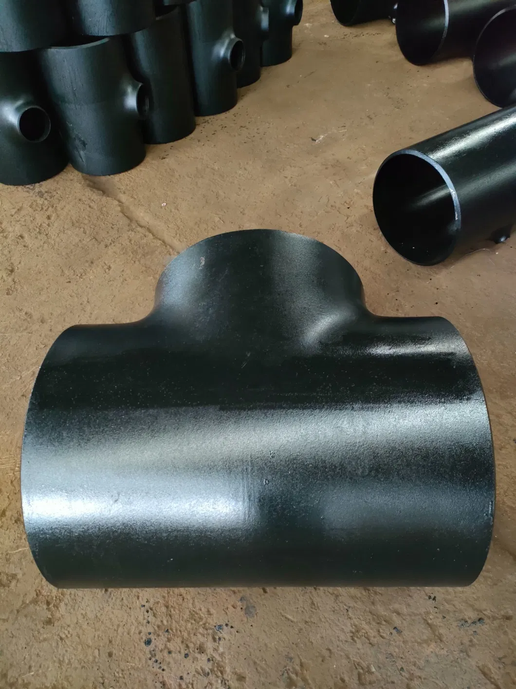 Carbon Steel ASME B16.9 Pipe Fitting Seamless Straight/Reducing Tee