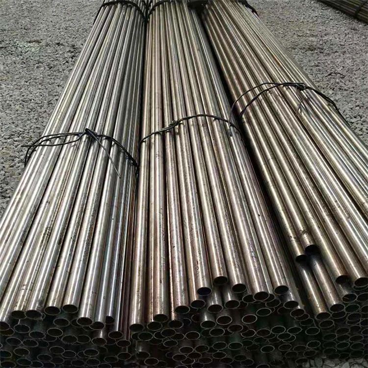 High Quality Seamless Carbon Steel Boiler Tube/Pipe ASTM A192 Seamless Water Pipe Black Steel Pipe