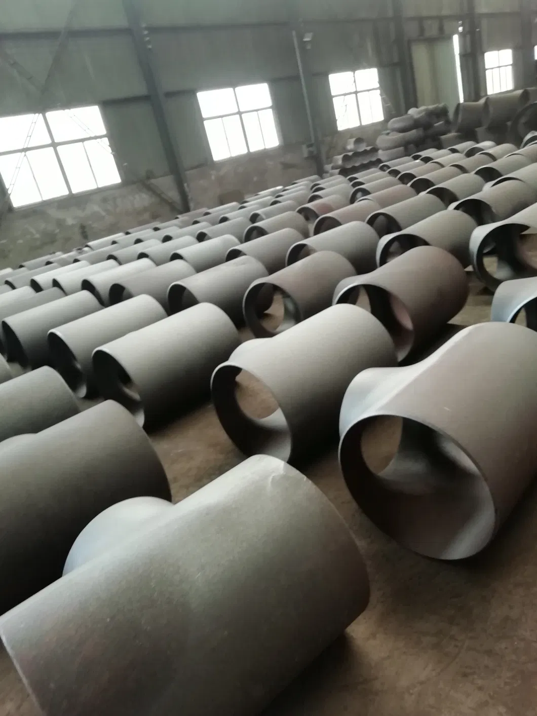 Carbon Steel ASME B16.9 Pipe Fitting Seamless Straight/Reducing Tee