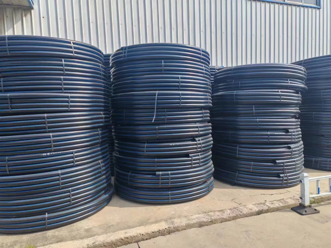 Durable Polyethylene Pipe for Farm Irrigation, Black with Blue Strip, Pn6-Pn20, Hollow