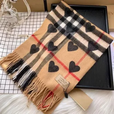 Großhandel Seide Quadrat Schal Frauen Satin Schal Wrap Hijab Weiblich Haarband Handgelenk Luxus Kopf Kerchief 70 * 70cm Echarpe Bandana
