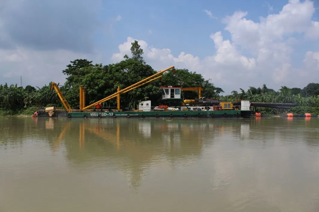 Amphibious Dredger Multinational Dredging Equipment for Sale