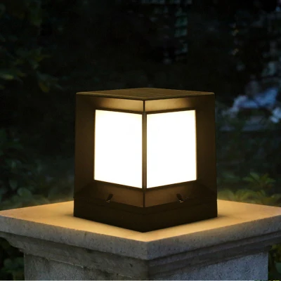 Luce ad alta potenza con lampioni LED solari impermeabili IP65 per esterni Luce montante luce di posizione posteriore fence luce esterna cancello principale montante solare Leggero