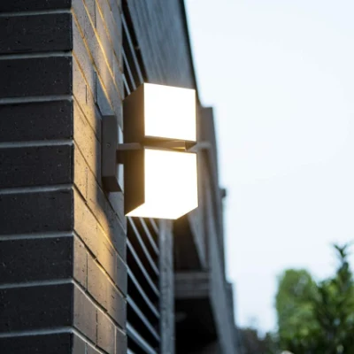 Corridoio esterno in alluminio nero alloggiamento illuminazione notturna indiretta diretta Scale di fissaggio LED lampada a parete montaggio a parete lampada da parete per esterni Su e giù IP65
