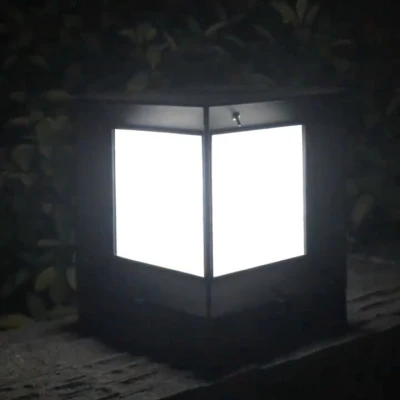 Luce ad alta potenza con lampioni LED solari impermeabili IP65 per esterni Luce montante luce di posizione posteriore fence luce esterna cancello principale montante solare Leggero