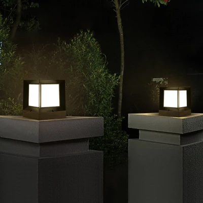 Luce ad alta potenza con lampioni LED solari impermeabili IP65 per esterni Luce montante luce di posizione posteriore fence luce esterna cancello principale montante solare Leggero