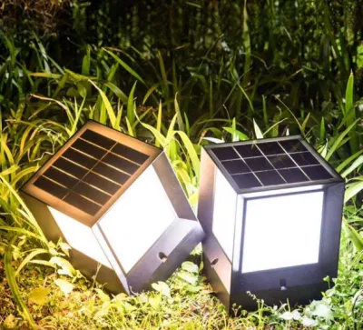Luce ad alta potenza con lampioni LED solari impermeabili IP65 per esterni Luce montante luce di posizione posteriore fence luce esterna cancello principale montante solare Leggero
