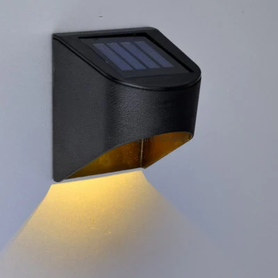 Outdoor Night Security Path Paesaggio decorazione solare LED Yard Fence Luce impermeabile solare LED Giardino prato gradino luce