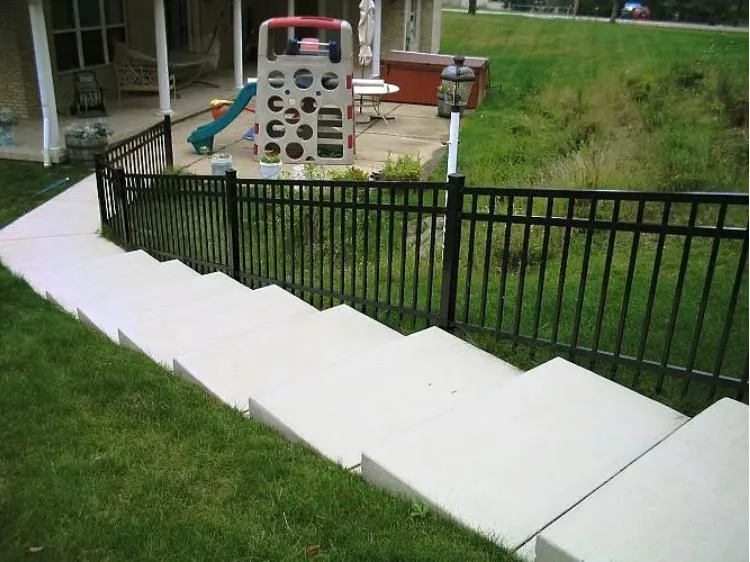 Indoor Wrought Iron Hand Railing Staircase Metal Wire Rope Balustrade Steel Balcony Railing Design Aluminum Fence Stainless Steel Handrail Garden Fence