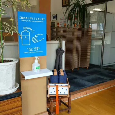  Supermarket Pop up Folding Lightweight Hand Sanitizer Bottle Holder Table Promotion Counter Display Table for Trade Show