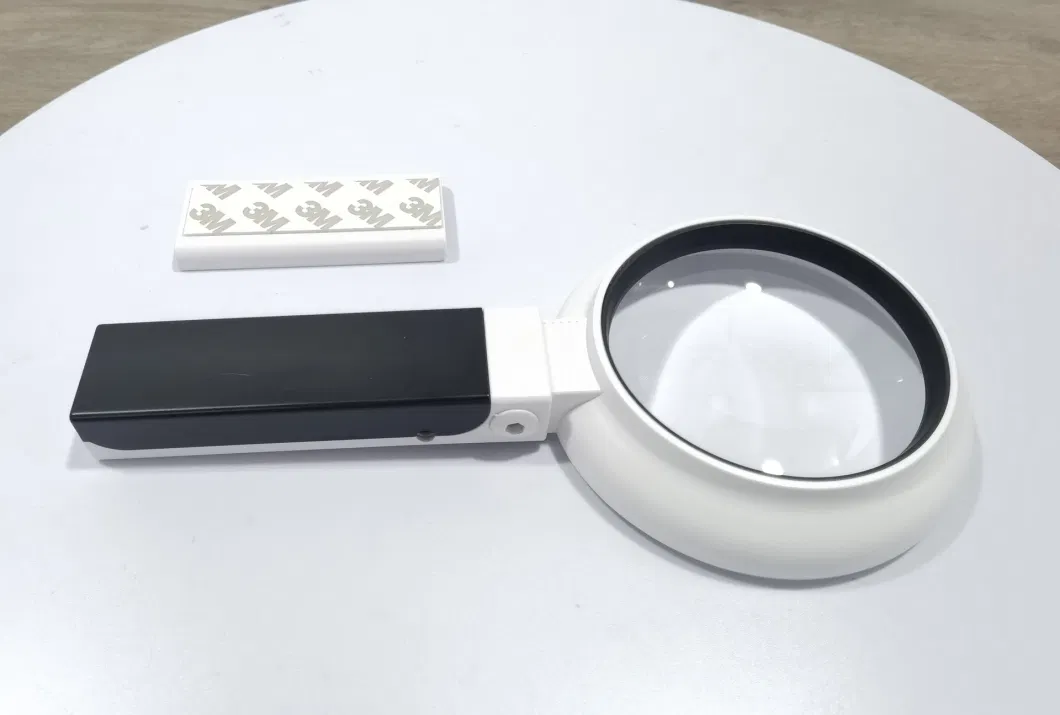 18 LED Multifunctional Handheld Magnifier Fordable Magnifying Glass with Magnet
