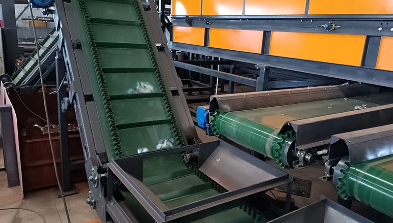 PVC Conveyor Belt Moving Scrap Material 30cm Belt Width 75cm Lifting Height