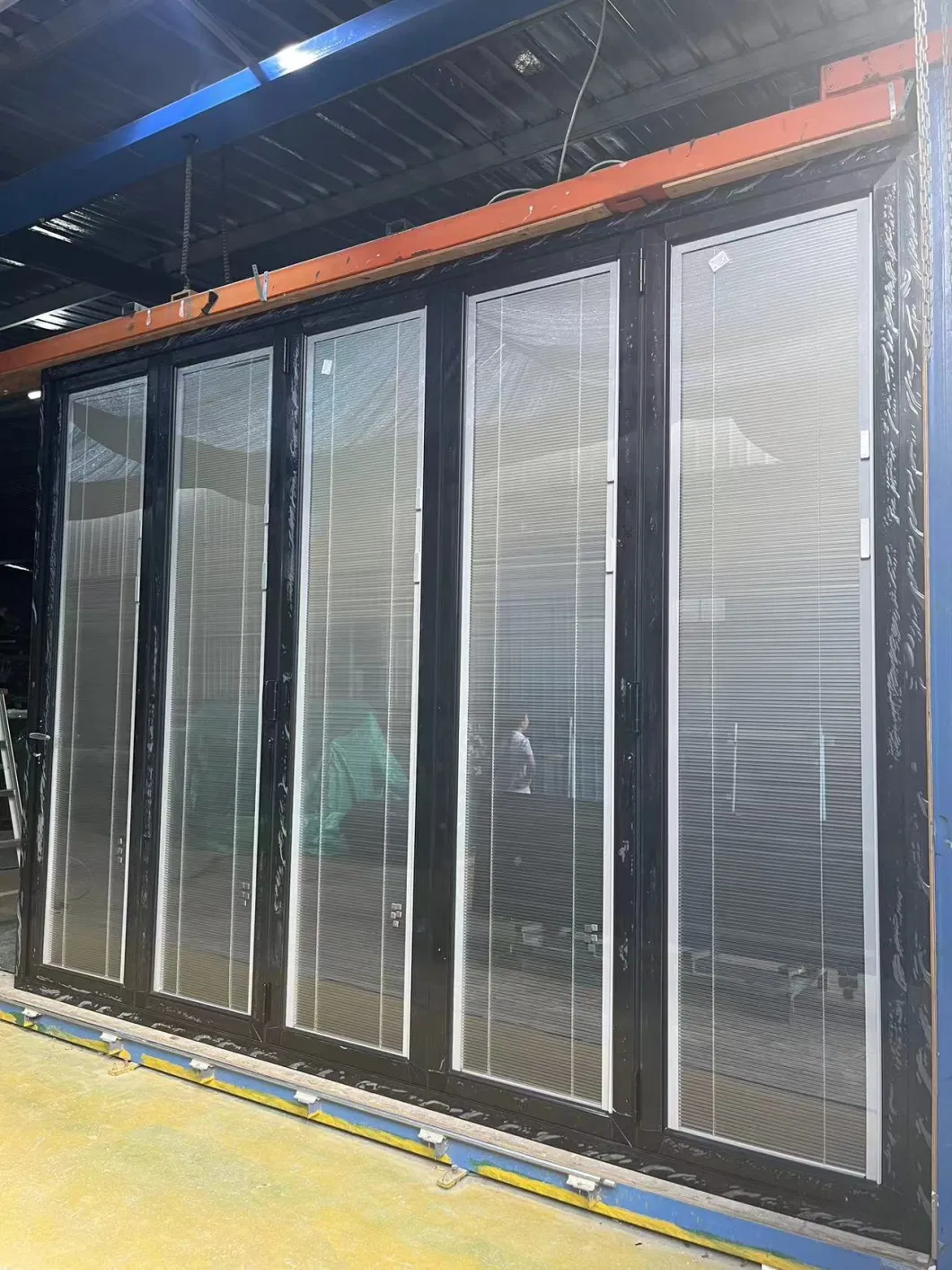 Innovative Aluminum Alloy Integrated Louver Folding Door