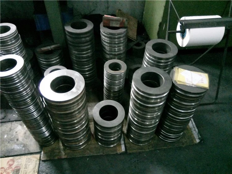 High Crack-Resistance and Wear-Resistance Tungsten Carbide Roll