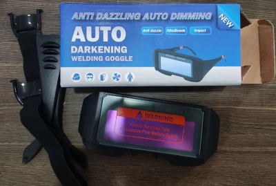 Occhiali per saldatura auto scurimento saldatura Caschi Anti-Glare Argon Arc Automatic Strumenti di protezione per gli occhi per saldatura a cambio leggero