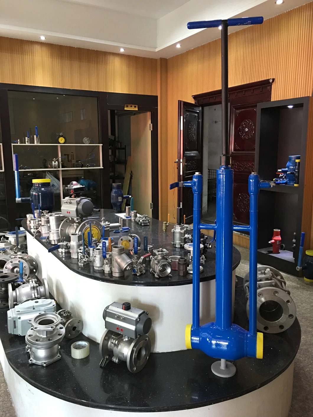 Stainless Steel/Carbon Steel CF8m ISO5211 Top Flanged/Mounting Pad 150lb/10K/Pn16 Pneumatic/Electric Drive/Motor Driven/Actuator 2PC Ball Valve