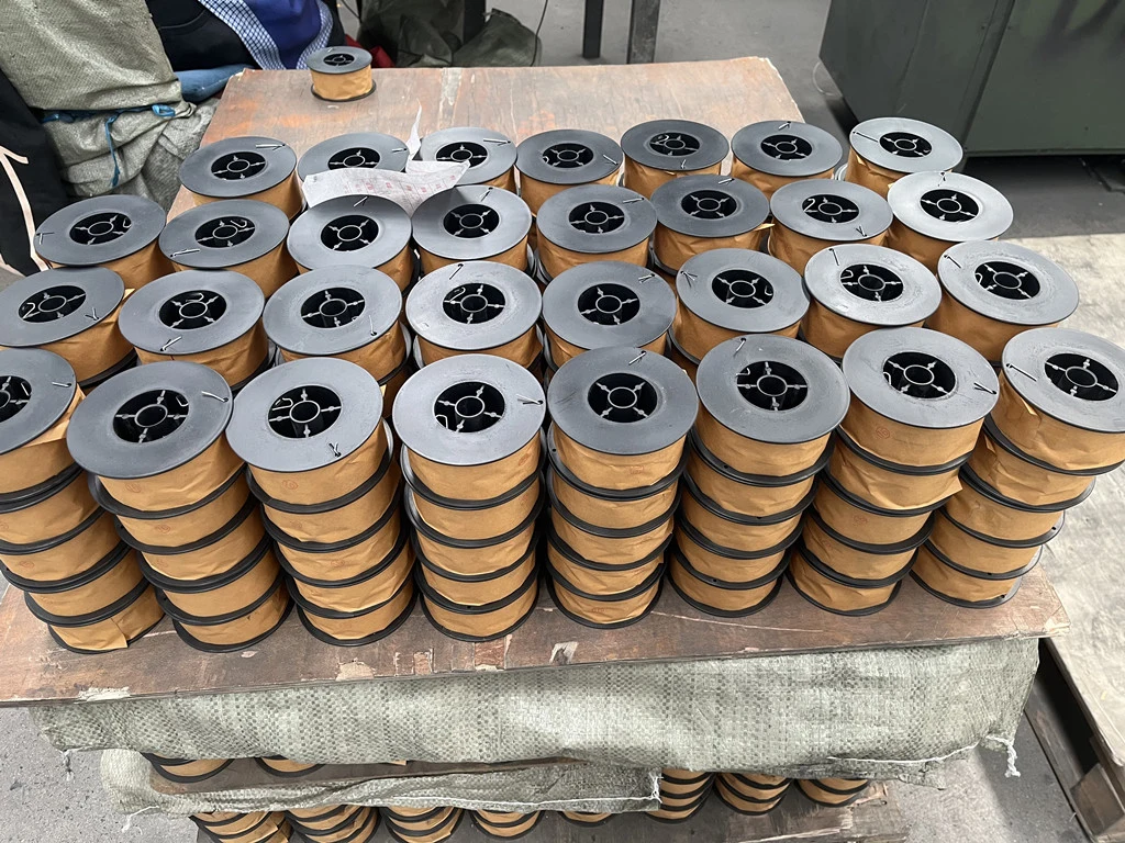 Factory Supply Protective Gas Welding Wire Steel Wire Sg2 0.8 mm CO2 G3si1 MIG/Mag 0.5-5 Kg D100 D200 (D200 5.0 kg)