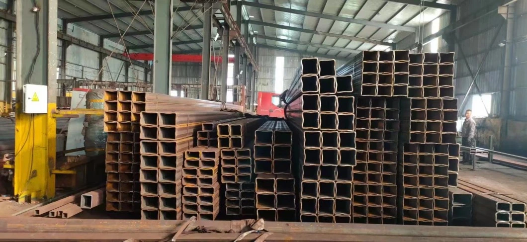 ASTM A106 En 10210 Black Steel Pipe Square Hot Dipped Galvanized Rectangular Seamless Steel Pipe Tube Hollow Section Metal Tube Hot Rolled Cast Iron Pipe