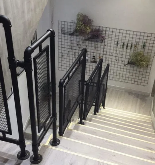 Industrial Stair Railing Wall Mount Staircase Handrail Pipe Rail Foot Rail Vintage Black Handrail for Outdoor Indoor Stairs