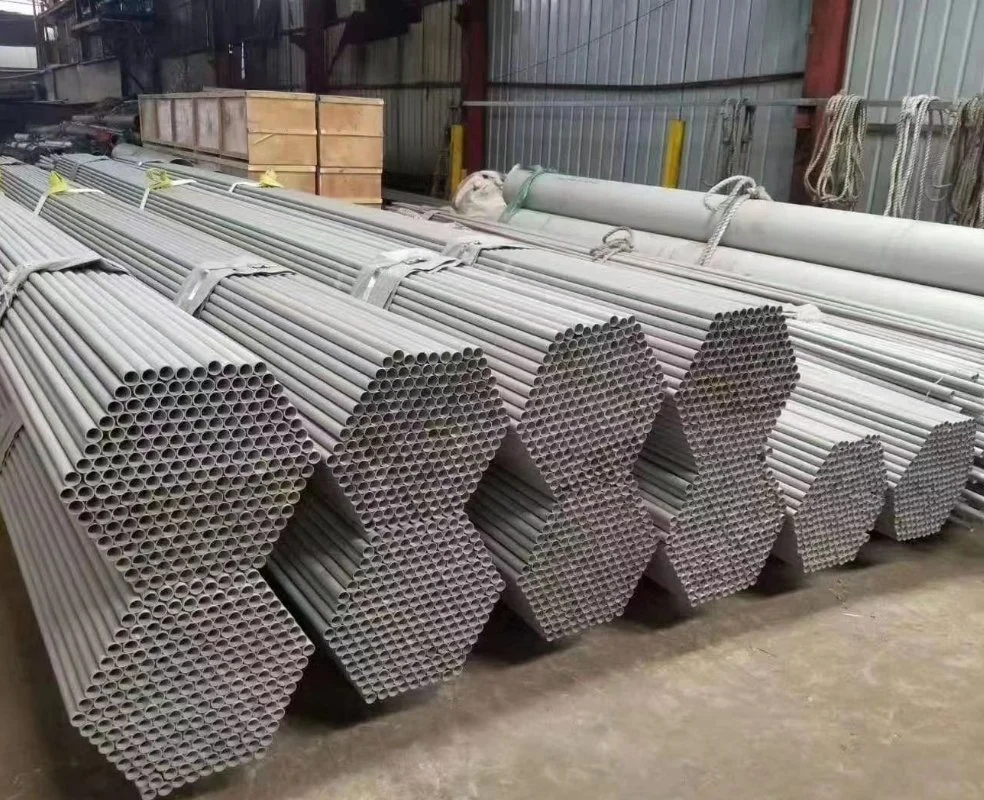 Iron Pipe 6 Meter Welded Steel Pipe ERW Black Square Steel Pipe