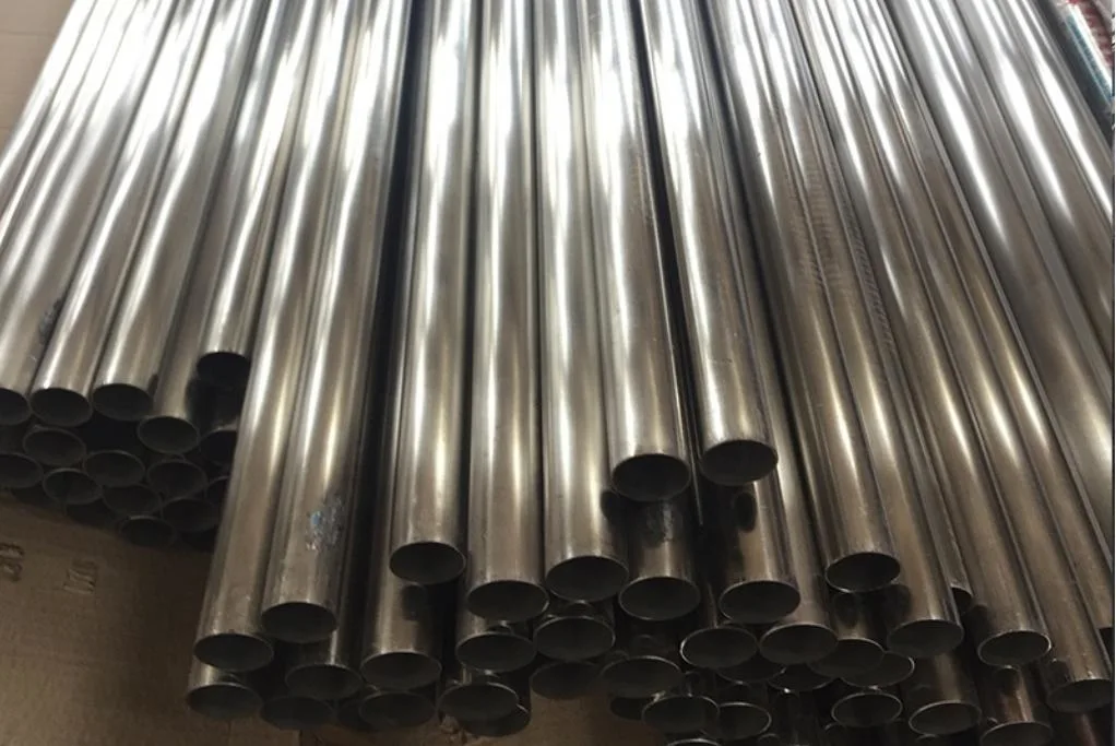 Iron Pipe 6 Meter Welded Steel Pipe ERW Black Square Steel Pipe