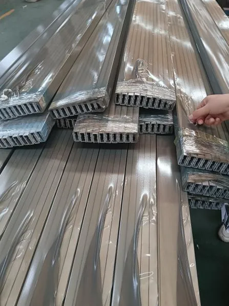 Precise Cutting Size Almgsi 0.5 Aluminium Tube with Hole 6000series for Industry