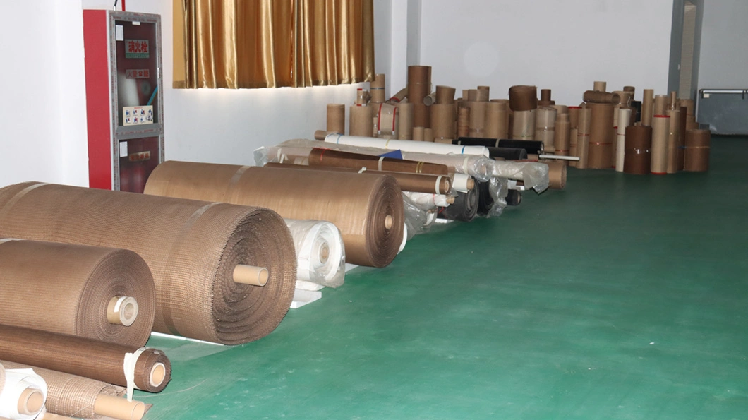 Chinese Manufacturer High Temperature Resistance Brown PTFE Coated Fiberglass Mesh Conveyor Belt