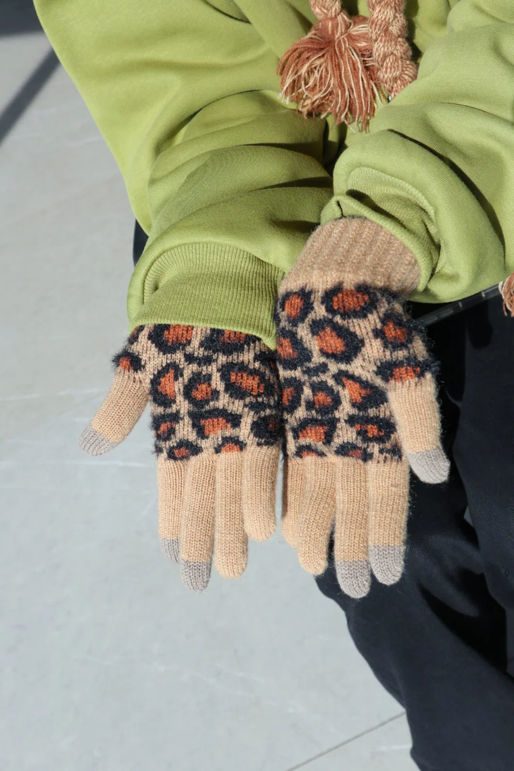 Winter Warm Gloves Women Leopard Print Knitting Touch Screen Gloves Men Gloves