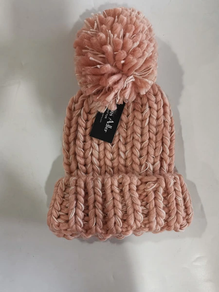 New Design Warm Winter Chunky Knit POM POM Beanie Hat for Women