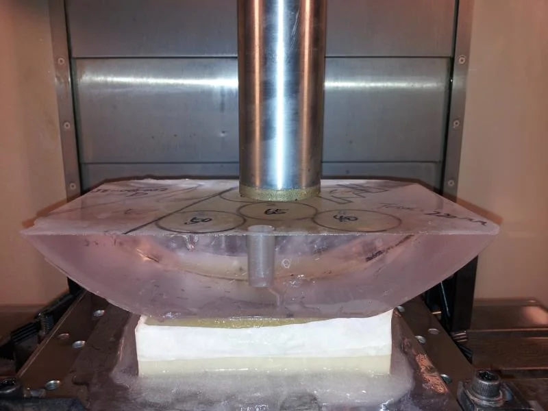 Optical Grade for Single Un-Cut Boule of Lithium Niobate