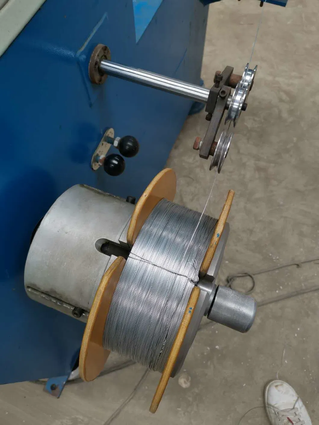 Qipang a Hollow Coil Winding Machine /Wire Bobbin Drum Cable Wire Spool for Winding