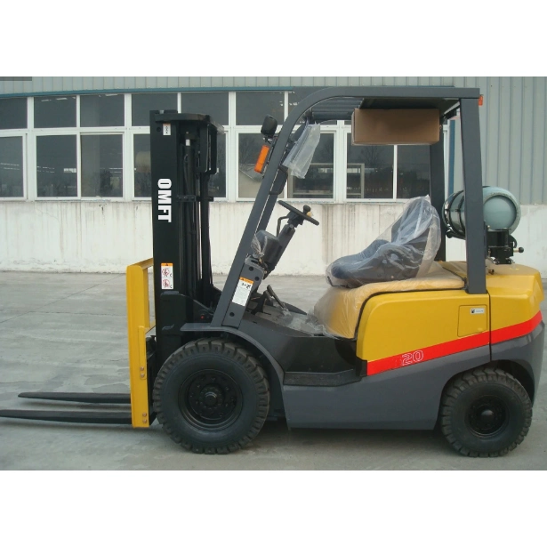 4.5m Lifting Height Three Stage Mast 2ton LPG Forklift