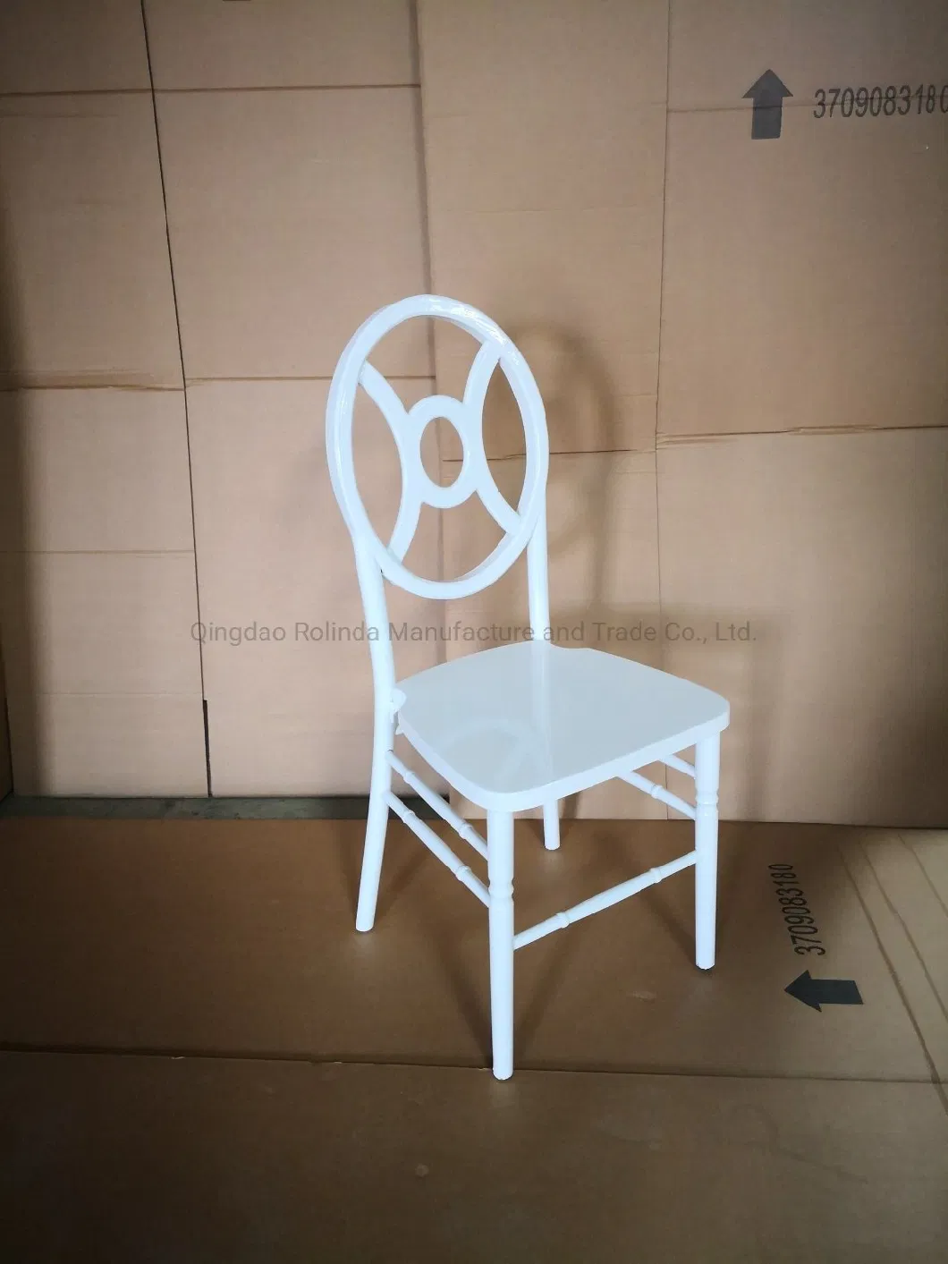 Popular Cheaper Price Powder Coating Commercial Furniture Restaurant Vintage Industrial Stackable Solid Wood Phoenix Round Back Dining Chair