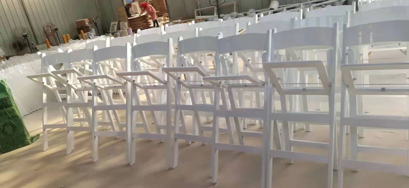 Wholesale Beach Wedding Event Party Wimbledon White Wood Folding Chair Stool Bar Chair for Dining Wedding Banquet Rental Business