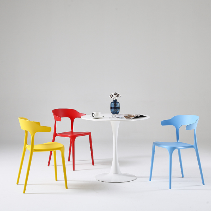 Modern Minimalist Outdoor Cowhorn Plastic Chair Stackable Colorful Plastic Dining Chair