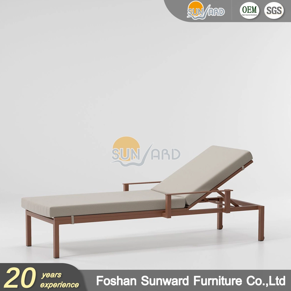 Customized Modern Hot Sale Outdoor Aluminum Lounge Bed Garden Patio Resort Hotel Chaise Lounge with Soft Cushion