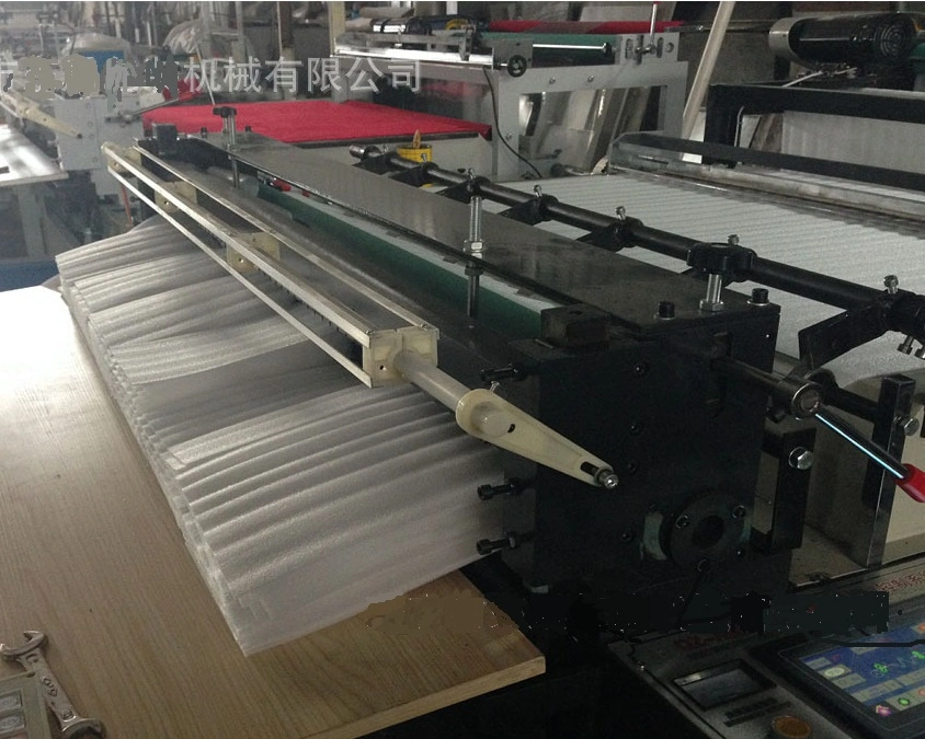 1500mm EPE Foam /Laminated Aluminum Foil Film Roll to Sheets Computer Cross Slitting Cutting Machine Price